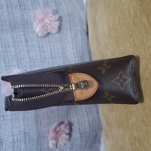 Pocket - Picture 2 of 3